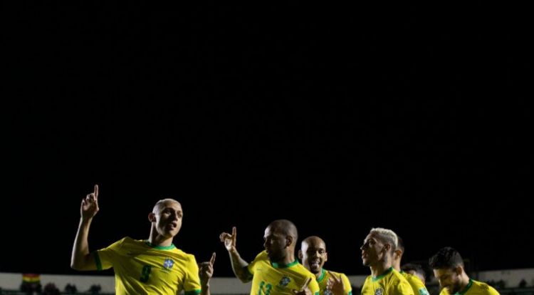 Brasil finaliza invicto la eliminatoria y golea a Bolivia en La Paz