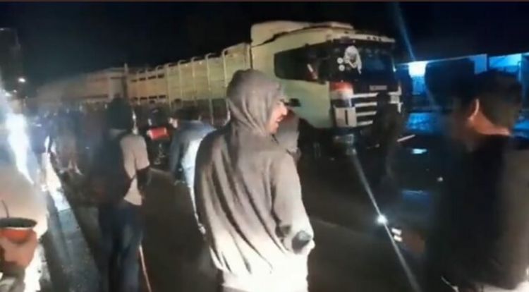 Plantel de 2 de Mayo retenido por camioneros: tuvieron que jugar penales para pasar