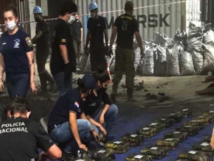 Caen al menos 2.300 kg de cocaína y apresan a ex director de TV Pública