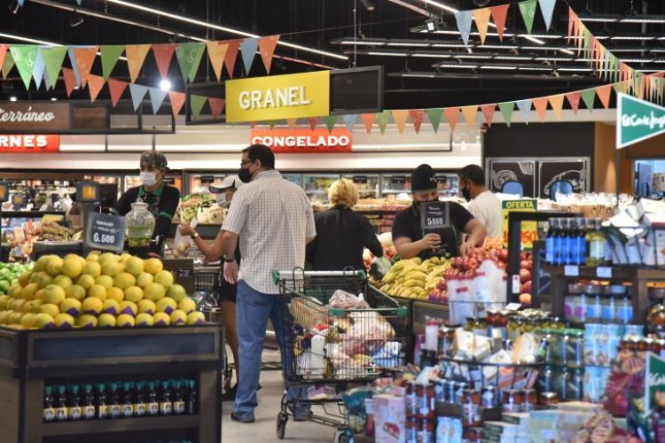 Sector privado espera que inflación llegue al 4,5% y dólar a los G. 7.000