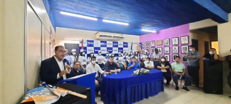 Hugo Fleitas se lanza como precandidato presidencial por el PLRA