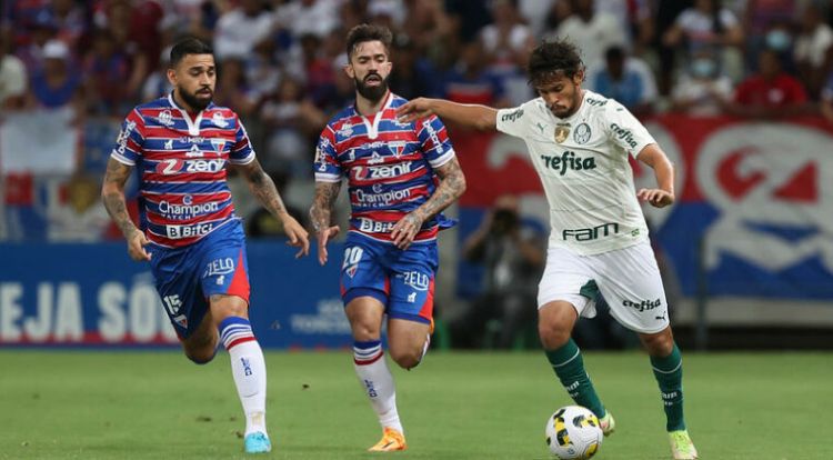 Palmeiras es menos líder y Santos se aleja de la zona de descenso