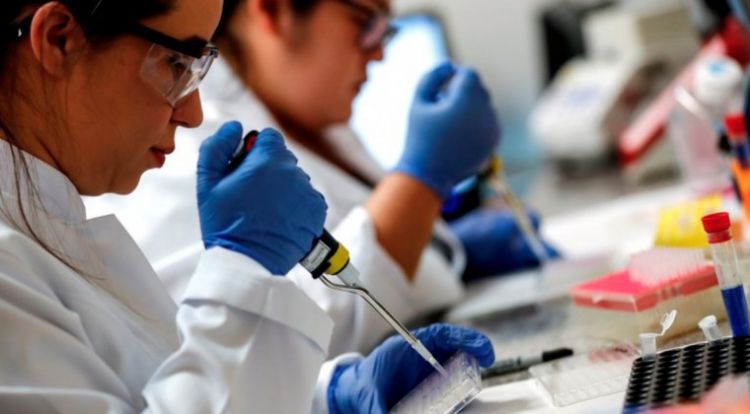 Aplicarían vacunas para la covid-19 en noviembre en Estados Unidos