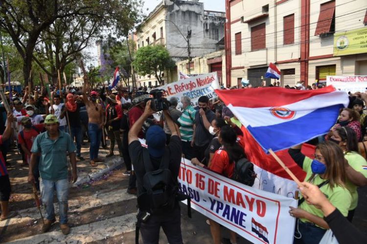 Ignorando problema real de tierras, sancionan criminalizar invasiones