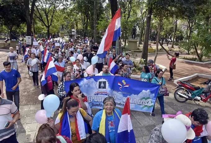 Gran marcha en defensa de la educación y los valores de la niñez