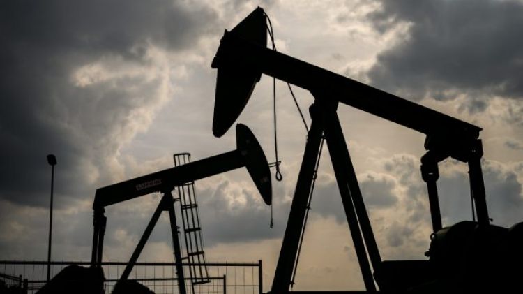 El petróleo registra caídas a pesar del histórico acuerdo de los países productores para recortar la producción