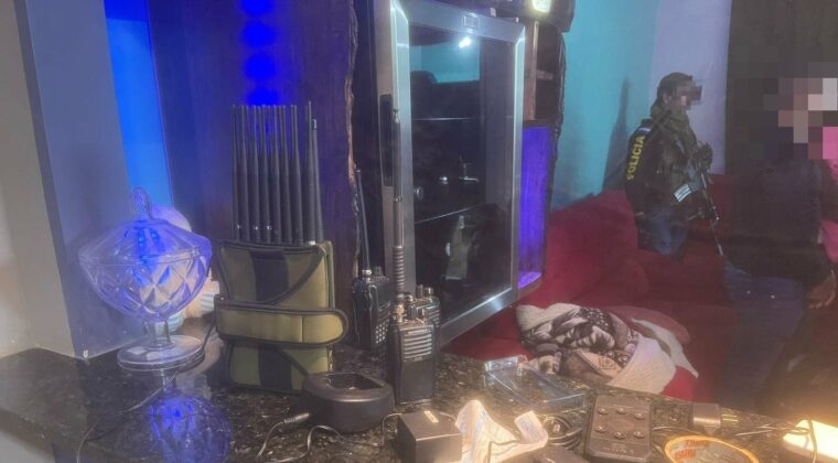 Expulsan al proveedor del Comando Vermelho y a otro brasileño