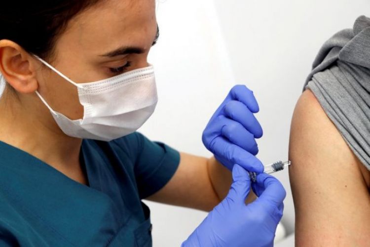 Reino Unido se alista para comenzar la vacunación contra el coronavirus a final de año