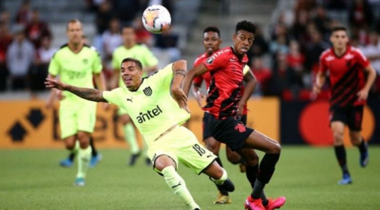 Peñarol y Paranaense prometen emociones