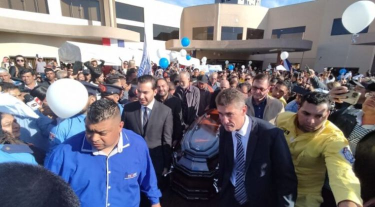 Multitud se congrega en PJC para dar el último adiós a José Carlos Acevedo