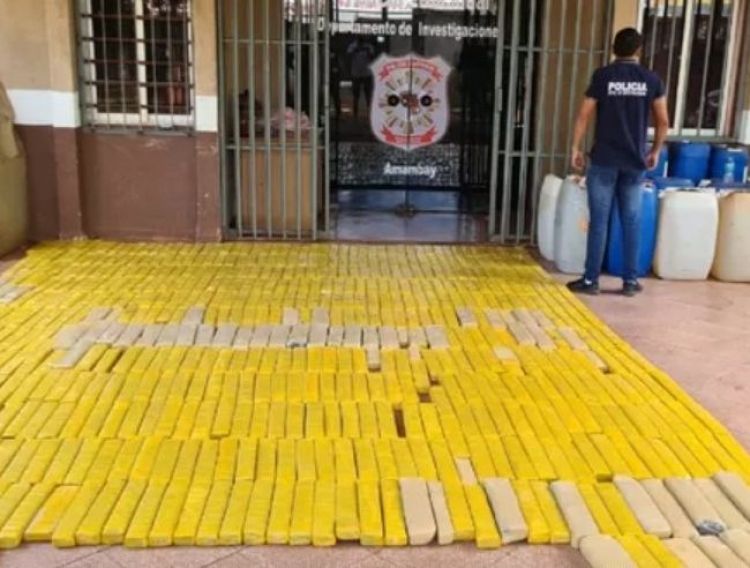 INCAUTAN 600 KILOS DE MARIHUANA EN UNA VIVIENDA EN AMAMBAY