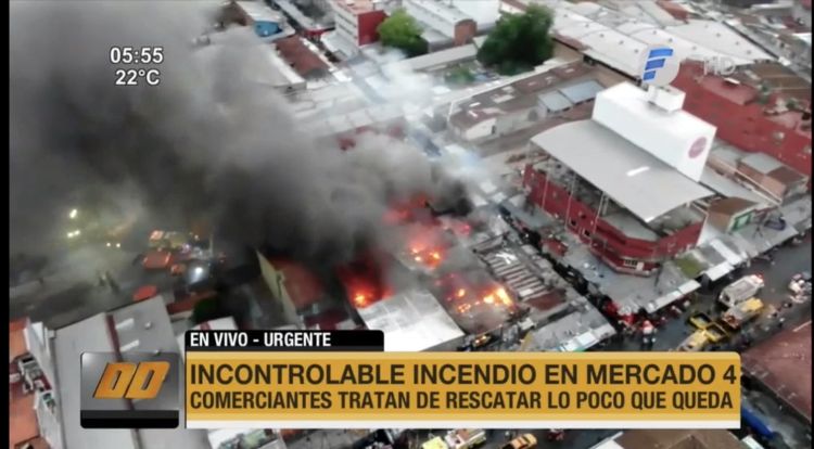 Incontrolable incendio afecta al Mercado 4 de Asunción