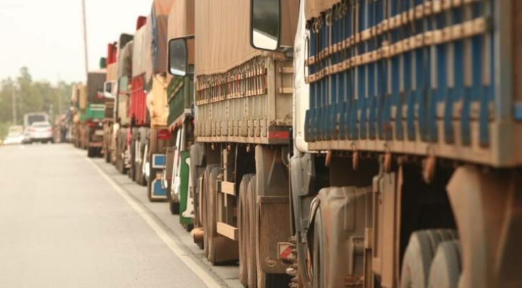 Camioneros en alerta por nueva suba del combustible: “Vamos a tener que parar de vuelta”