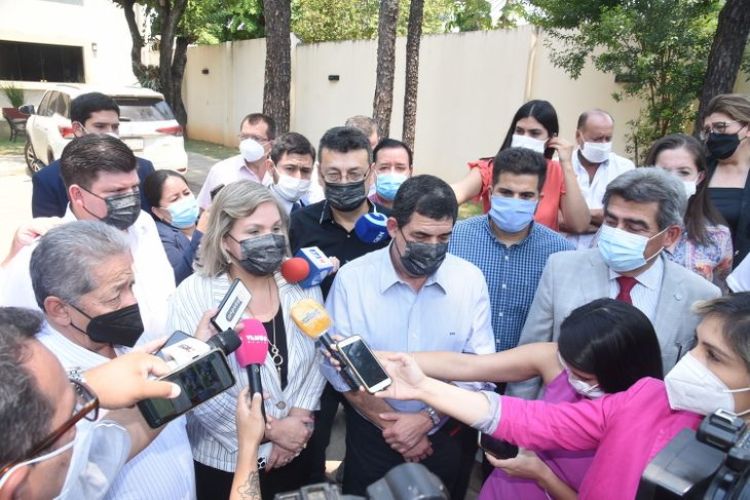 Oficialismo apoya juicio político a fiscala y comienza batalla por votos