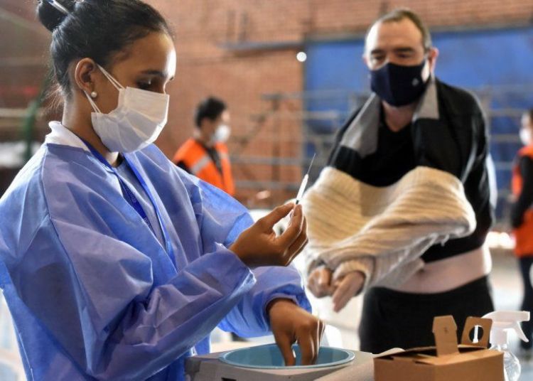 Se acaban primeras dosis y Salud fija fechas para segundo pinchazo