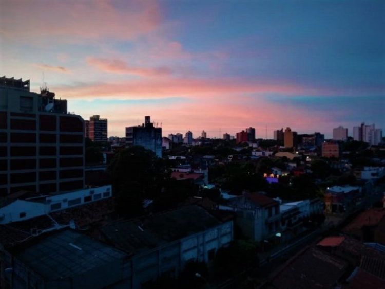 Ambiente caluroso con chaparrones y tormentas para este viernes