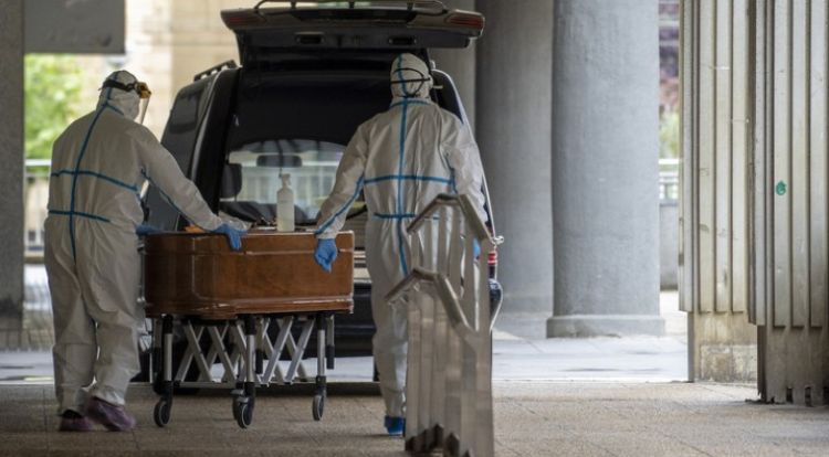 El mundo supera los 5 millones de muertes por covid-19, según Johns Hopkins