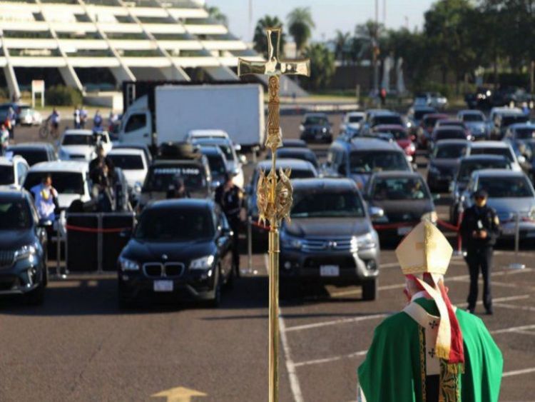 Duele a Iglesia abuso de menores y fustiga contra salarios vergonzosos