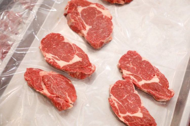 Saltan los precios de carne y tomate en los puntos de ventas