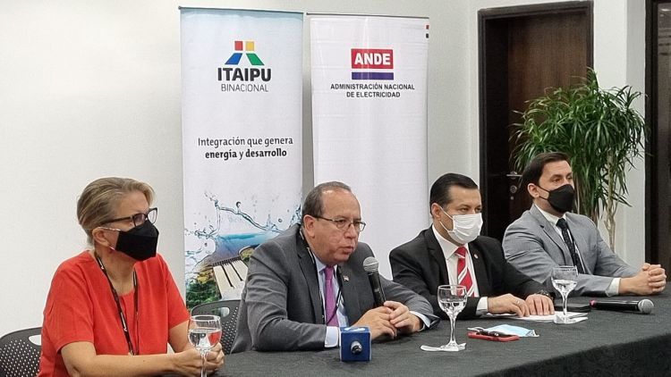 Confirman que Brasil presiona  para restarle al país beneficios en Itaipú