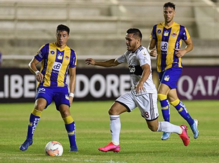 Olimpia iguala ante Delfín en su debut en la Libertadores