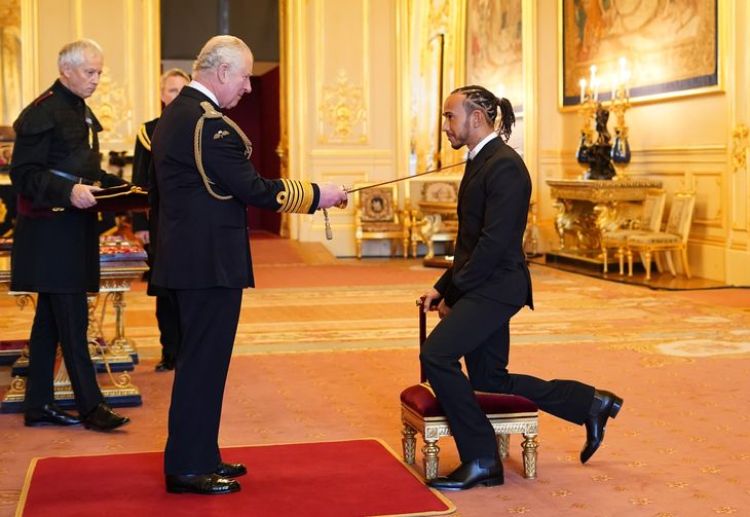 Lewis Hamilton, nombrado caballero por el Príncipe Carlos