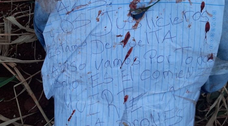 Hallan cadáver sin manos y nota de los "Justicieros de la Frontera"