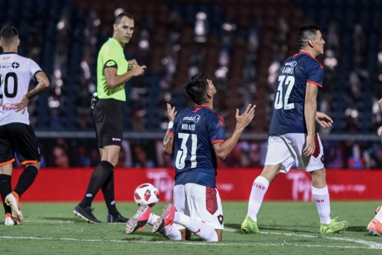 Cerro triunfa con suspenso y llega con victoria al superclásico