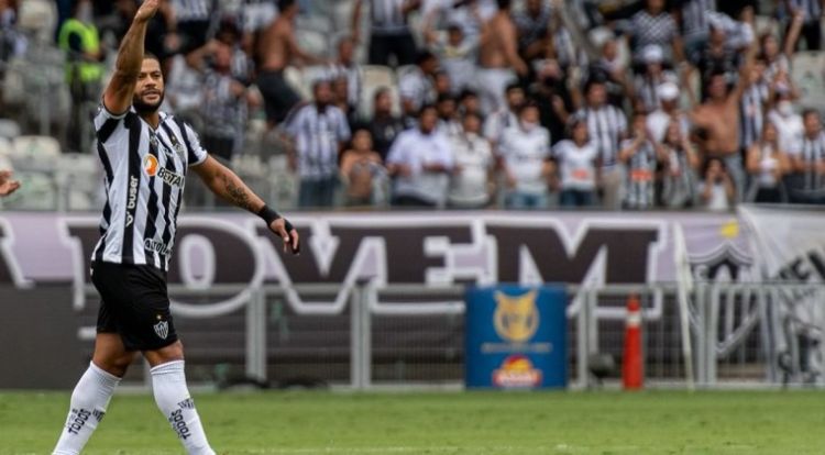 El Atlético Mineiro remonta y camina firme hacia el título de la mano de Hulk