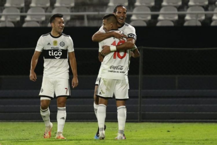 Olimpia goleó y sigue segundo en el Apertura