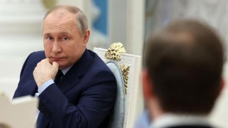 Putin ordena suspender la ofensiva contra acería en la Mariúpol