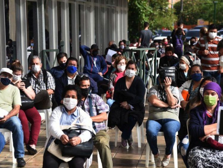 Siguen largas filas en ANDE y reclamos por facturación