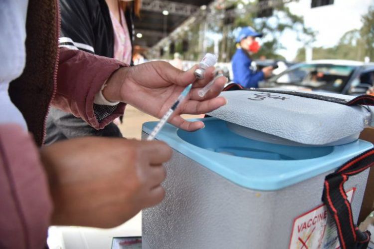 Se calcula llegar a las 1.500.000 segundas dosis aplicadas en agosto