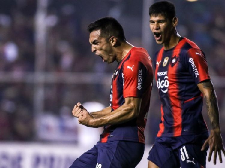 Cerro gana a lo Ciclón para no perder pisada a los líderes