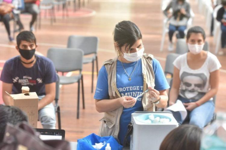 Paraguay supera el millón de personas con dos dosis contra el Covid-19
