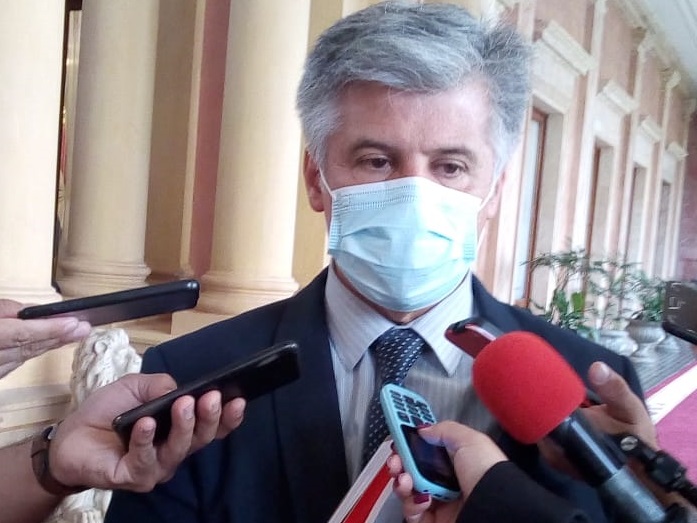 Fiscalía imputa a Giuzzio por supuestos vínculos con presunto narco