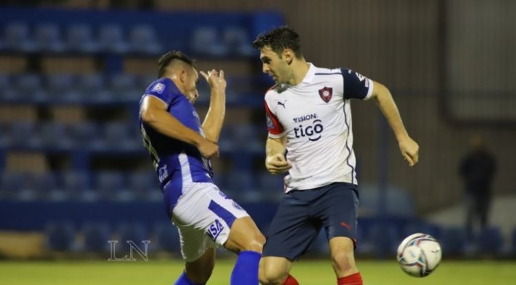 Atractiva grilla con choque de vecinos