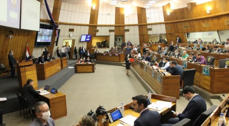 Parlamento  derogó ley que subsidia a  Petropar y crisis vuelve a foja cero