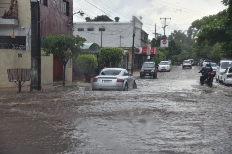 Meteorología registra vientos de hasta 120 km/h y prevé un lunes lluvioso
