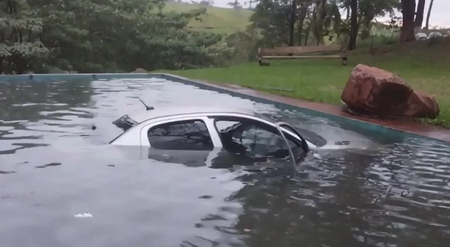 Auto Piscina