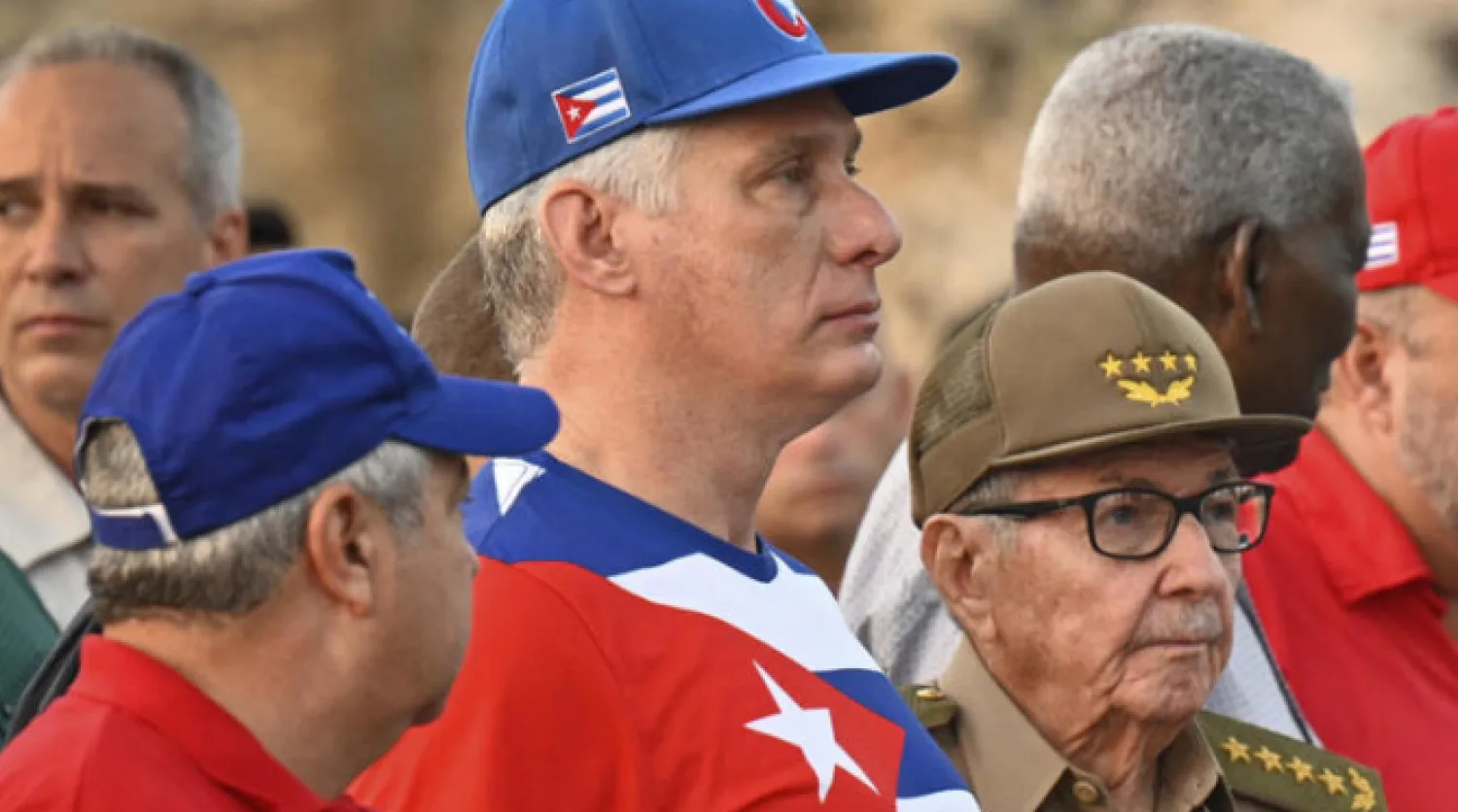 Crece la tensión: el presidente de Cuba defiende a Raúl Castro y señala de “infamia” la acusación de EE. UU.