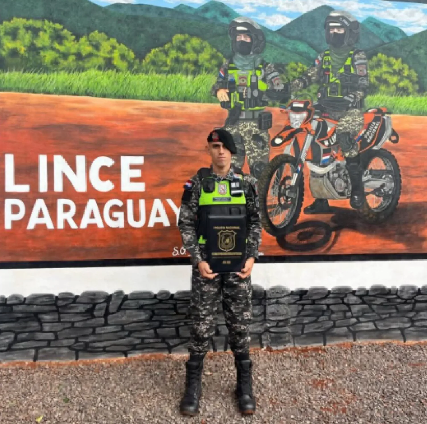 Desesperada búsqueda de un agente del Grupo Lince: hallan su moto, pero la familia denuncia abandono de las autoridades
