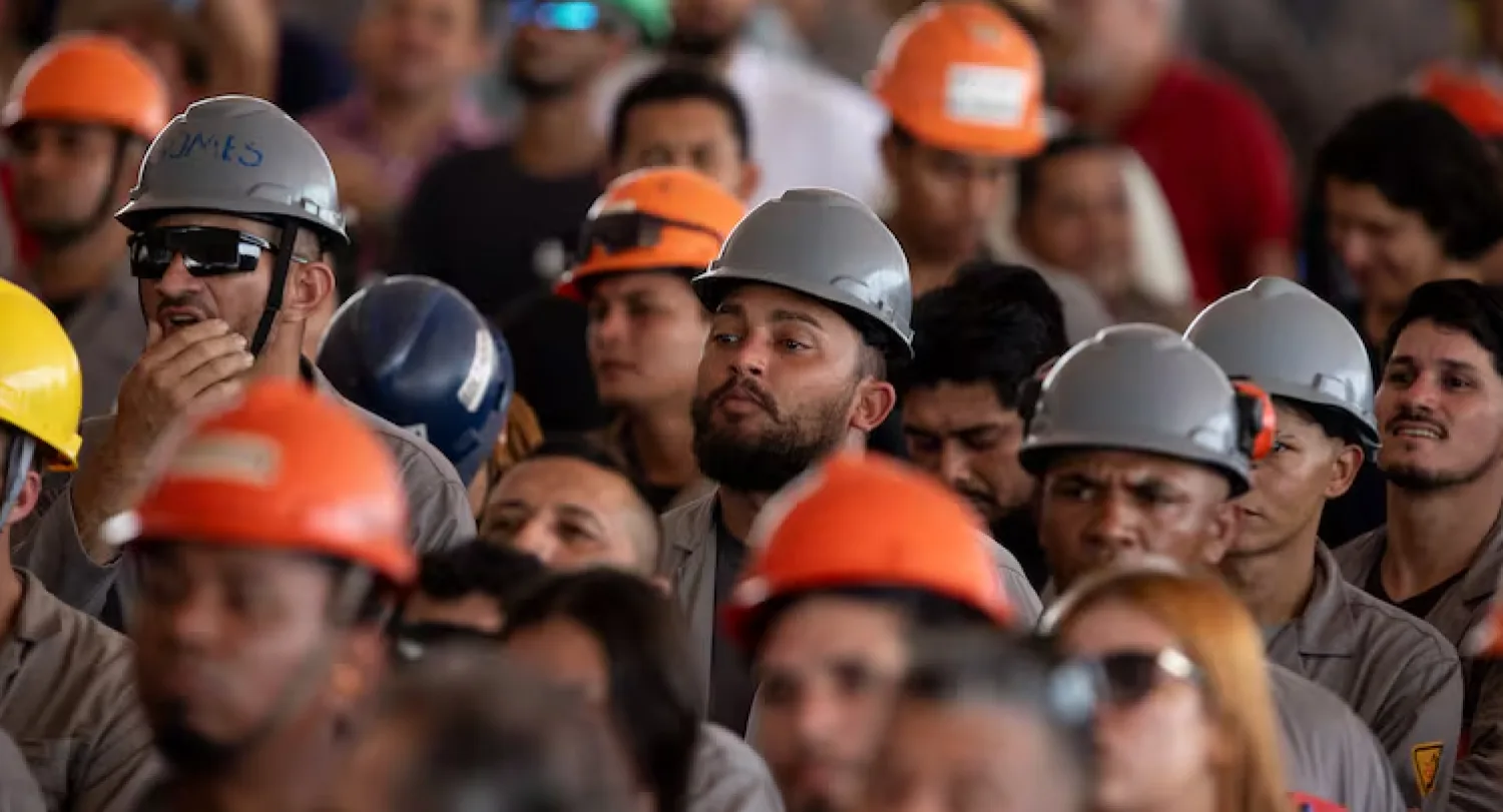 Diputados de Brasil aprueban reducir la jornada laboral a 40 horas semanales