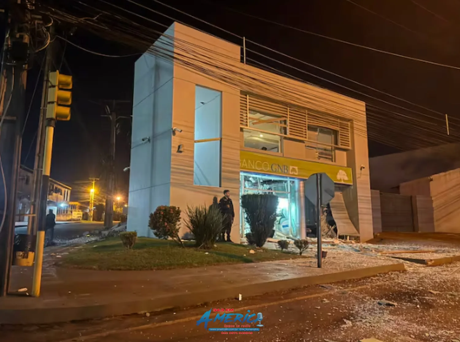 Tipo comando: Megagolpe con explosivos a cuatro entidades financieras en Santa Rita