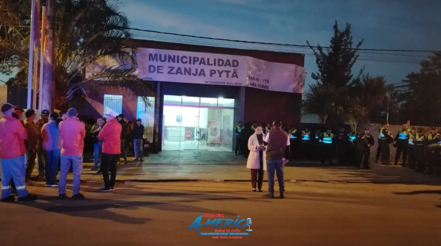 Tensión política en Zanja Pytã: Sede municipal amaneció sitiada por la Policía tras disputa por la intendencia interina