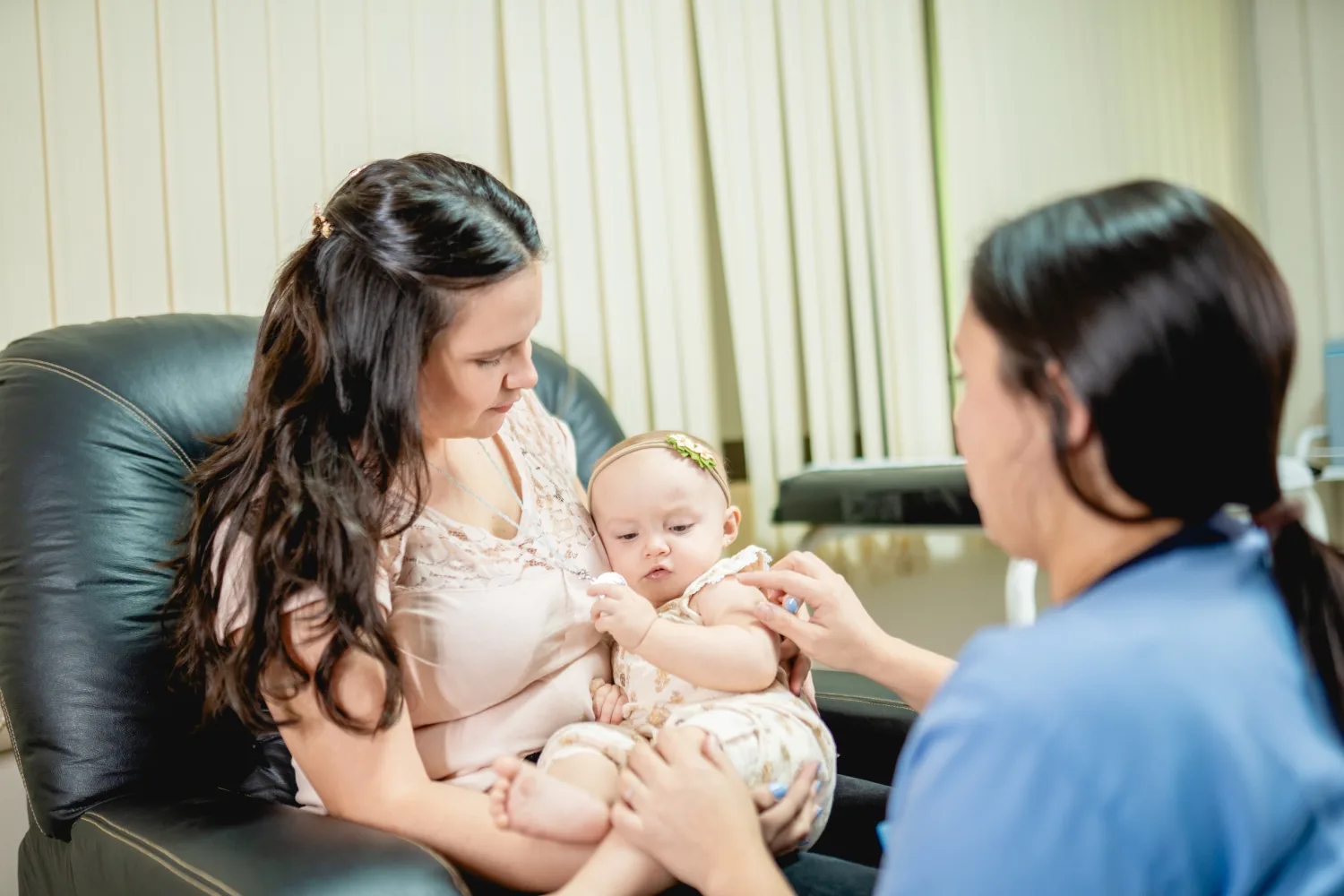 La Sociedad Paraguaya de Pediatría llega a Pedro Juan Caballero para actualizar a profesionales y abordar la situación sanitaria del invierno