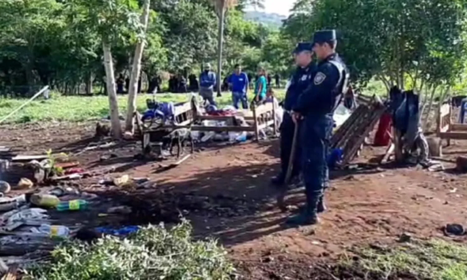 Ejecutan desalojo pacífico en el barrio Defensores del Chaco