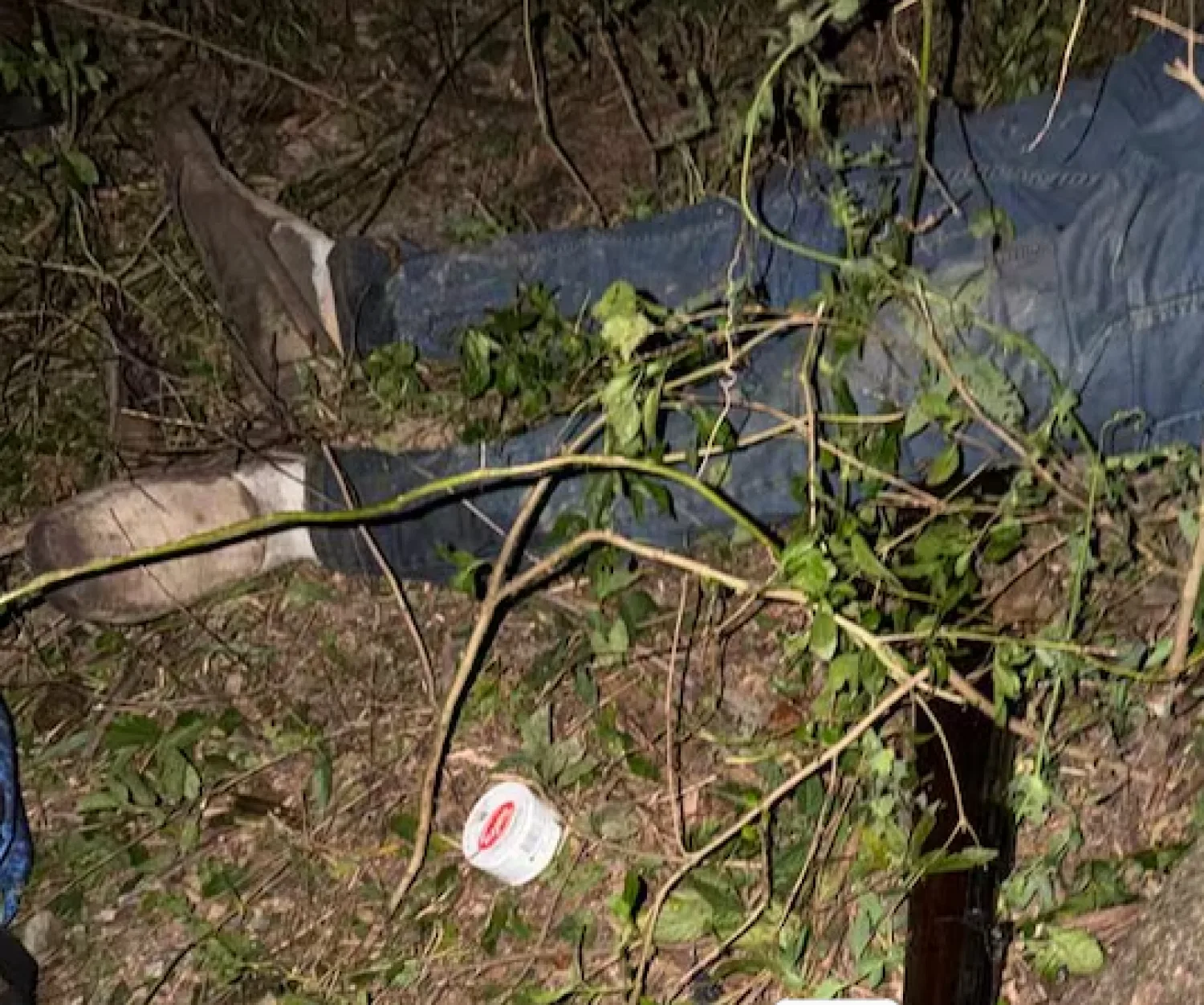 Cine de terror en Ñeembucú: balacera y persecución tras descubrir una falsa ambulancia deja un delincuente abatido