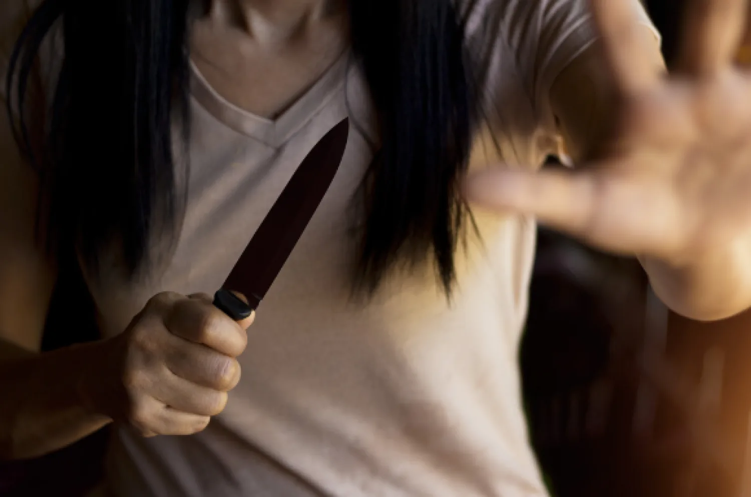 Mujer indígena es aprehendida tras apuñalar a su concubino en el barrio Jardín Aurora