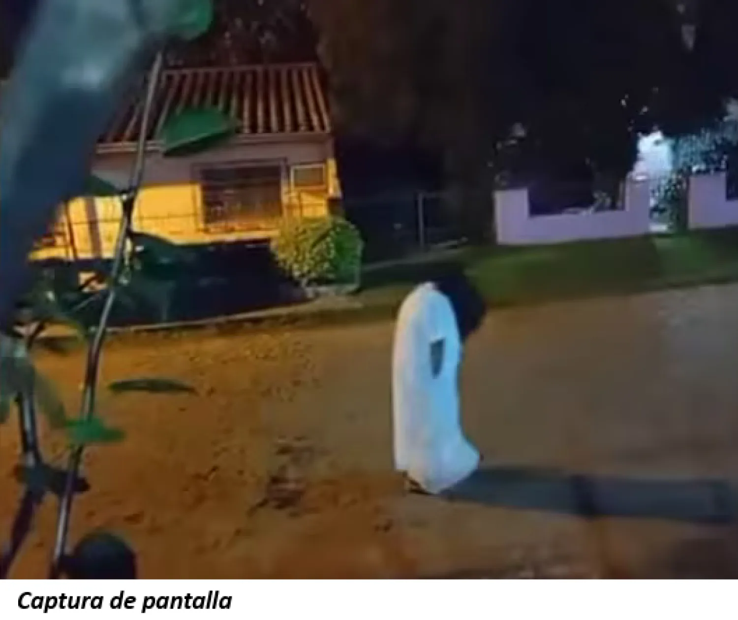 Misterio en Guarambaré: Vecinos atemorizados por el paso nocturno de "mujeres de blanco" rumbo al cementerio